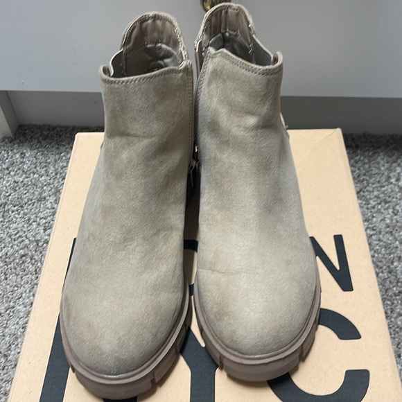 Madden NYC Boots 👢 SZ 7 - Picture 3 of 8